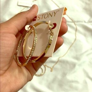 Brand new earrings n long chain